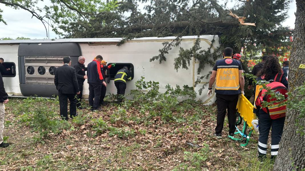 Kırklareli'nde yolcu otobüsü devrildi: 11 yaralı 10